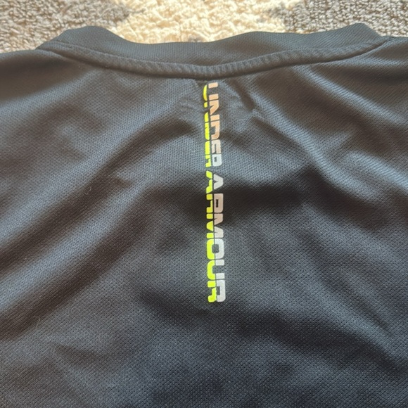 Men’s Under Armour T-shirt -Smoke Free Home- Worn 1-2 times- Excellent - Picture 4 of 5